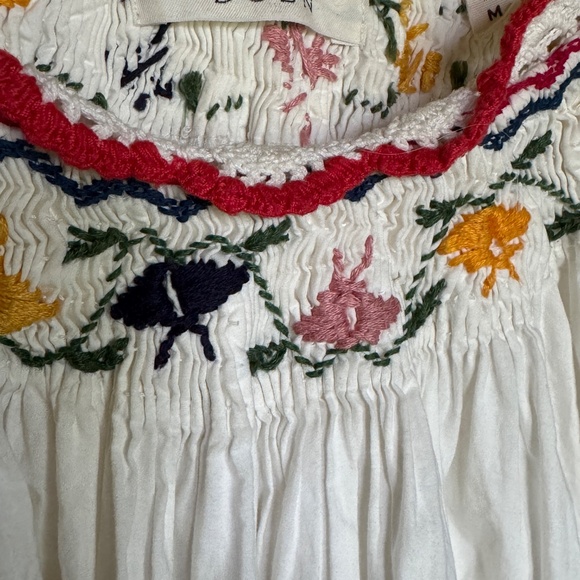 Doen Embroideted Top - Picture 3 of 3